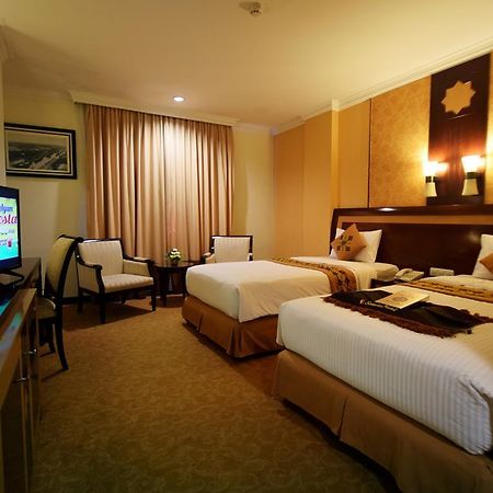 Semesta Heritage Hotel & Convention Семаранг Екстериор снимка