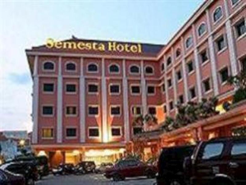 Semesta Heritage Hotel & Convention Семаранг Екстериор снимка