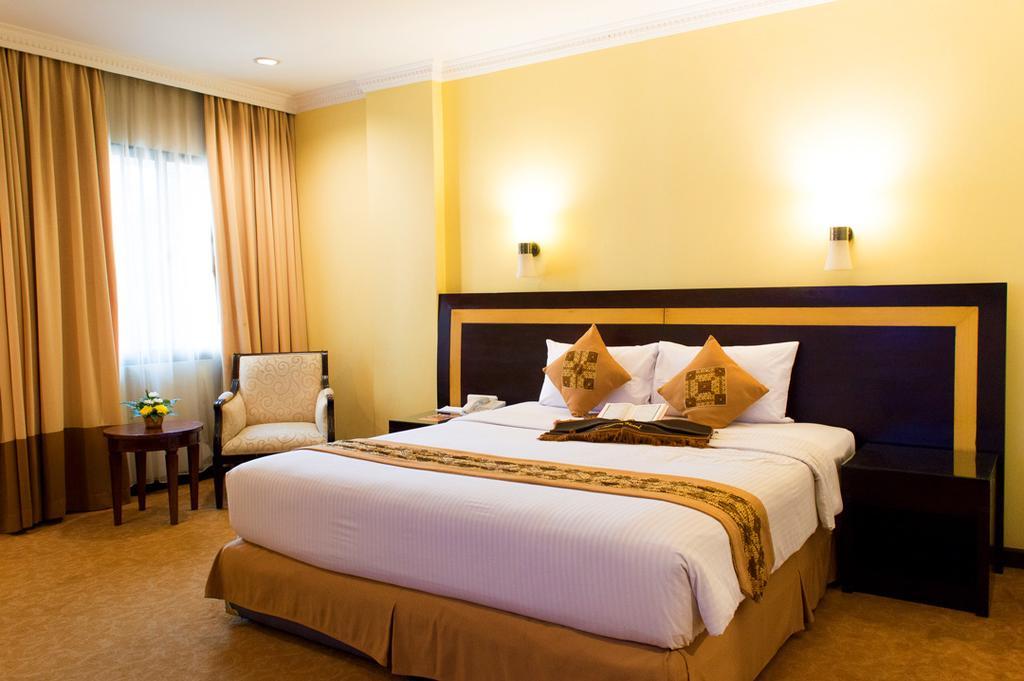 Semesta Heritage Hotel & Convention Семаранг Екстериор снимка