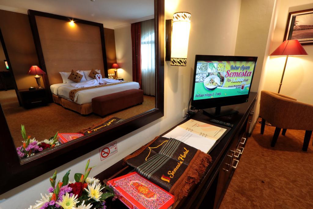 Semesta Heritage Hotel & Convention Семаранг Екстериор снимка