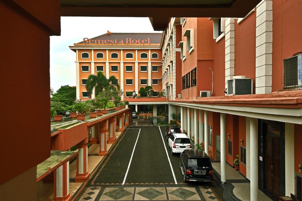 Semesta Heritage Hotel & Convention Семаранг Екстериор снимка