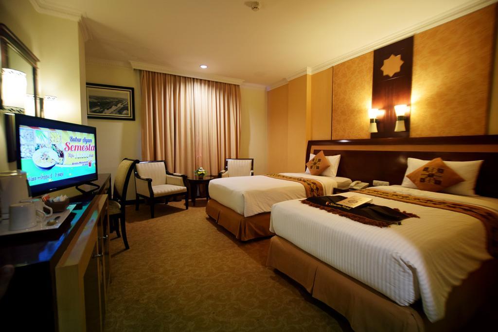 Semesta Heritage Hotel & Convention Семаранг Екстериор снимка