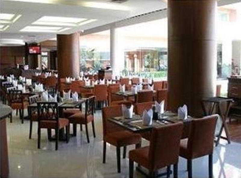 Semesta Heritage Hotel & Convention Семаранг Екстериор снимка