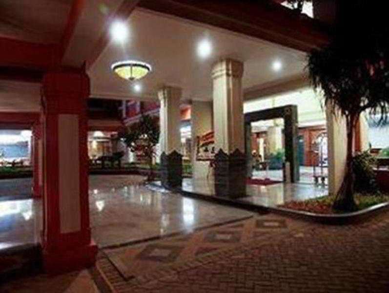 Semesta Heritage Hotel & Convention Семаранг Екстериор снимка