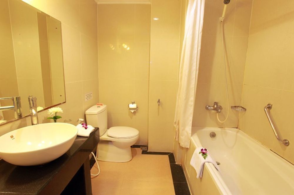 Semesta Heritage Hotel & Convention Семаранг Екстериор снимка