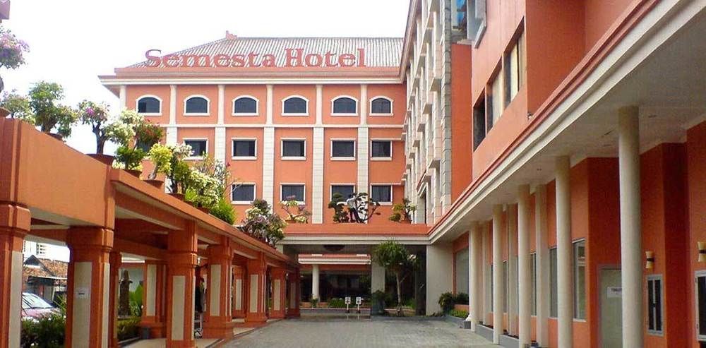Semesta Heritage Hotel & Convention Семаранг Екстериор снимка